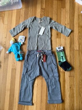 Kids Long-Sleeve Ribbed Pajama Top and Jogger Set - Gray/Olive BUNDLE